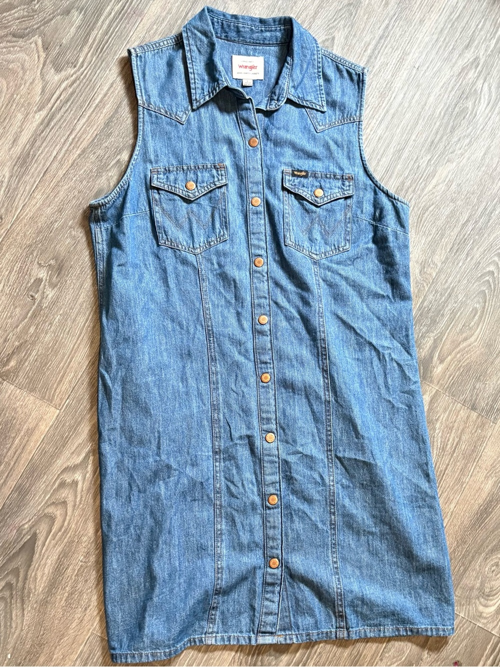 Wrangler Women's Denim Shift Dress Blue Cowgirls Rancho Rodeo Women's - Picture 2 of 5